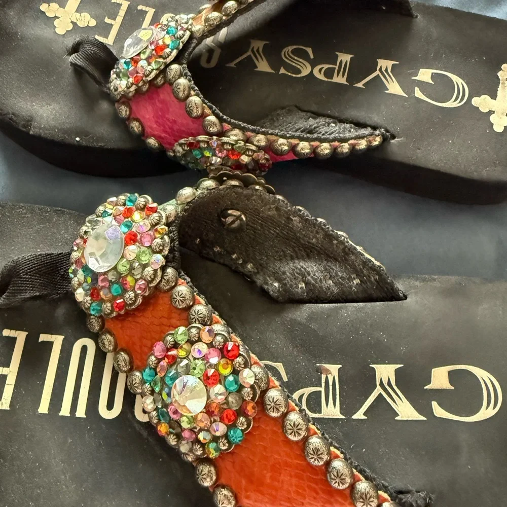 Women's Colorful Embellished Sandals - Picture 3 of 4